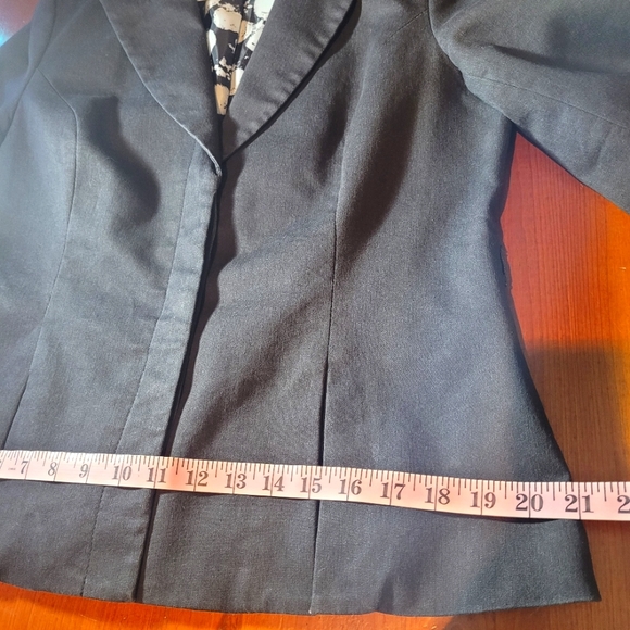 13 Reitmans gray Herringbone blazer - Picture 9 of 10